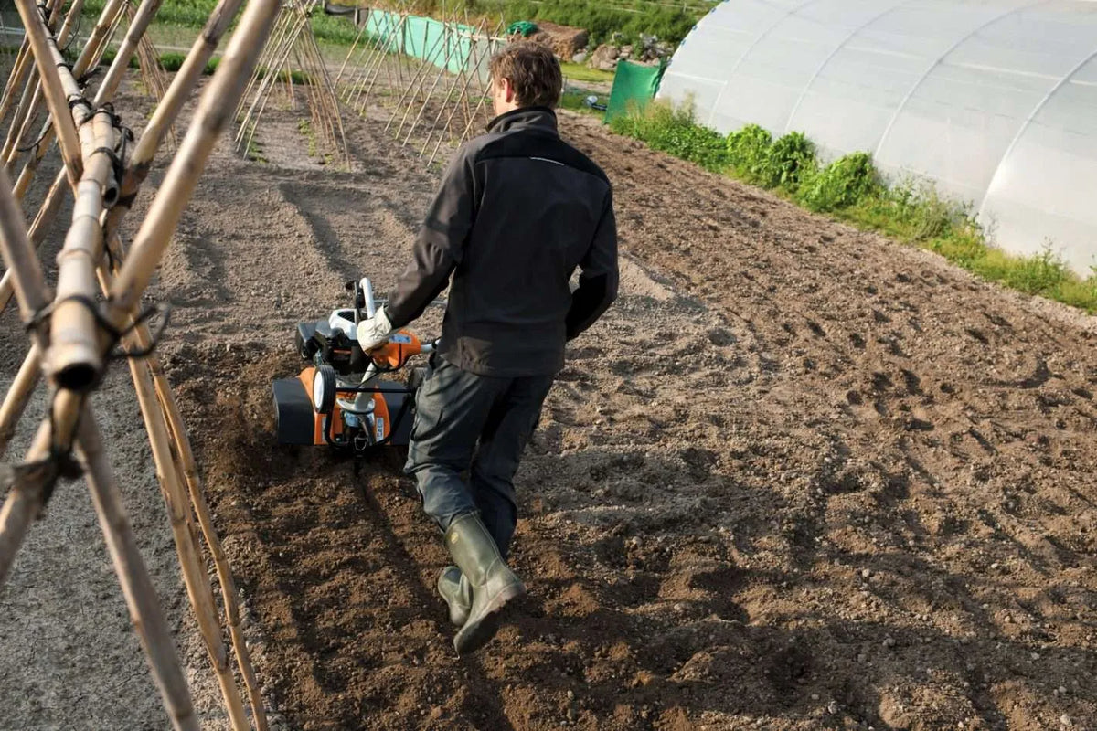 Motobineuse thermique STIHL MH 585, largeur de travail 85 cm