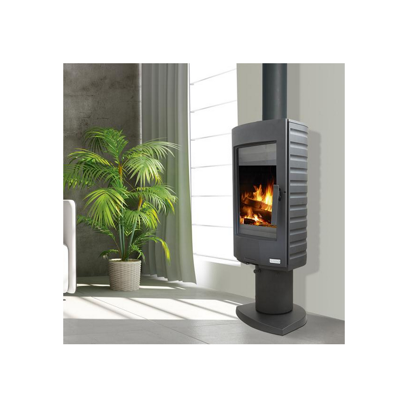 Poêle à bois Godin Equirre 8 kW dans un intérieur