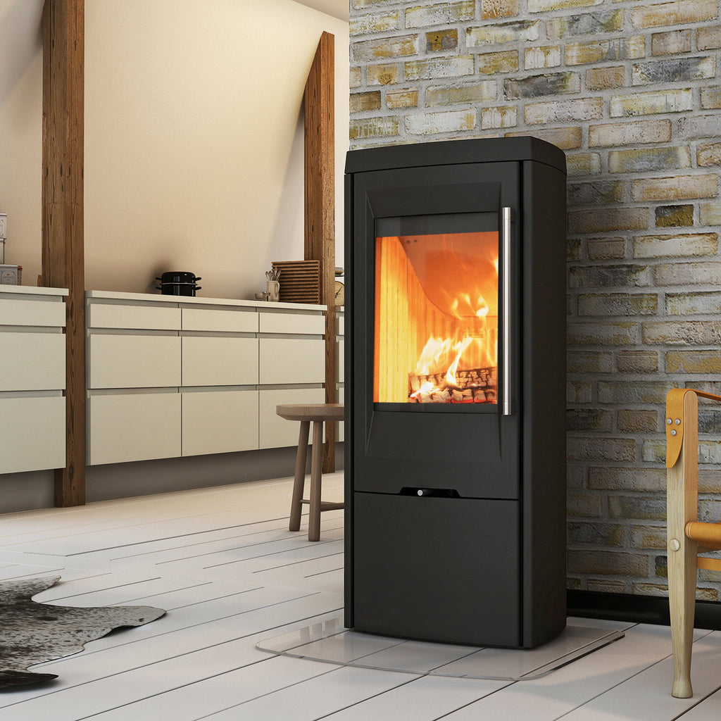 Poêle TermaTech TT30 acier noir dans un intérieur