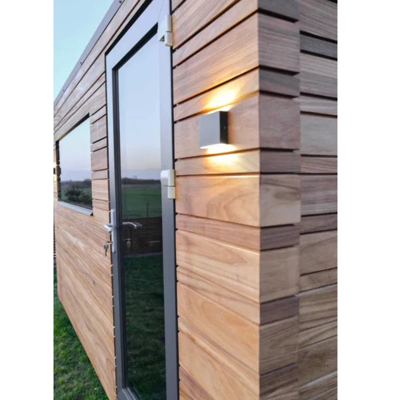 Sauna extérieur Korax avec terrasse vitrée