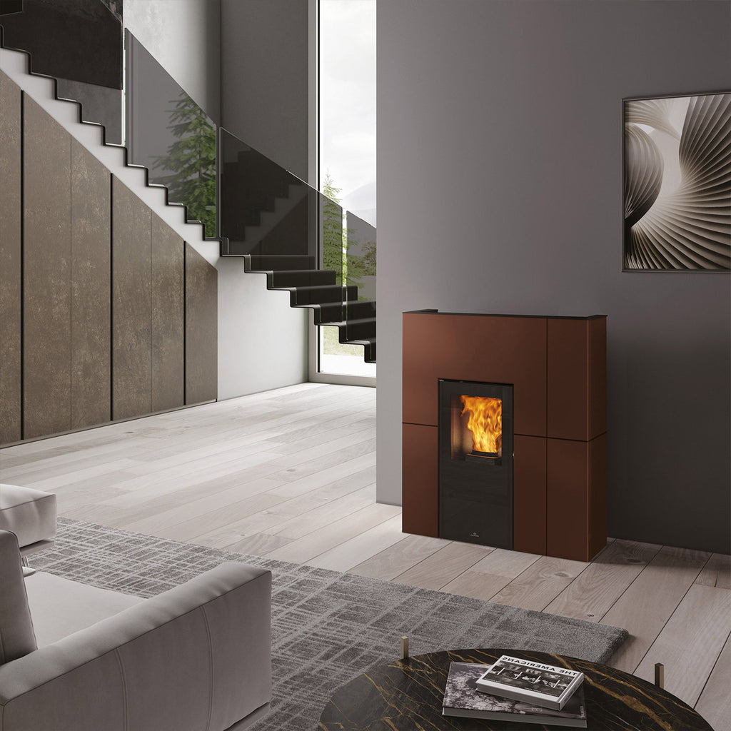 Edilkamin Blade H 15 Evo acier bronze installé dans un salon