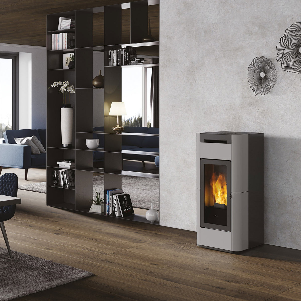 Edilkamin Tera H 25 Evo céramique gris clair installé dans un salon