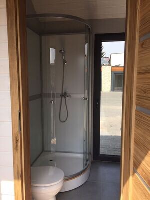 Tiny House 10,90 × 2,90 m clé en main – Maison avec Cuisine Équipée, Salle de Bain et Toit à Deux Pentes