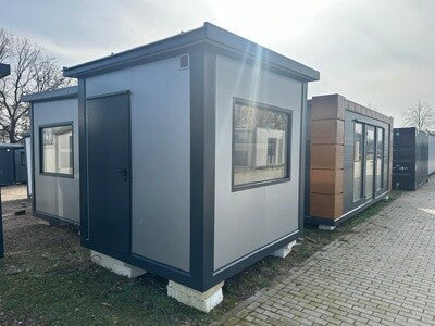 Bureau Container / Guérite de Gardien 2,60 × 2,40 m – Fenêtre de Distribution