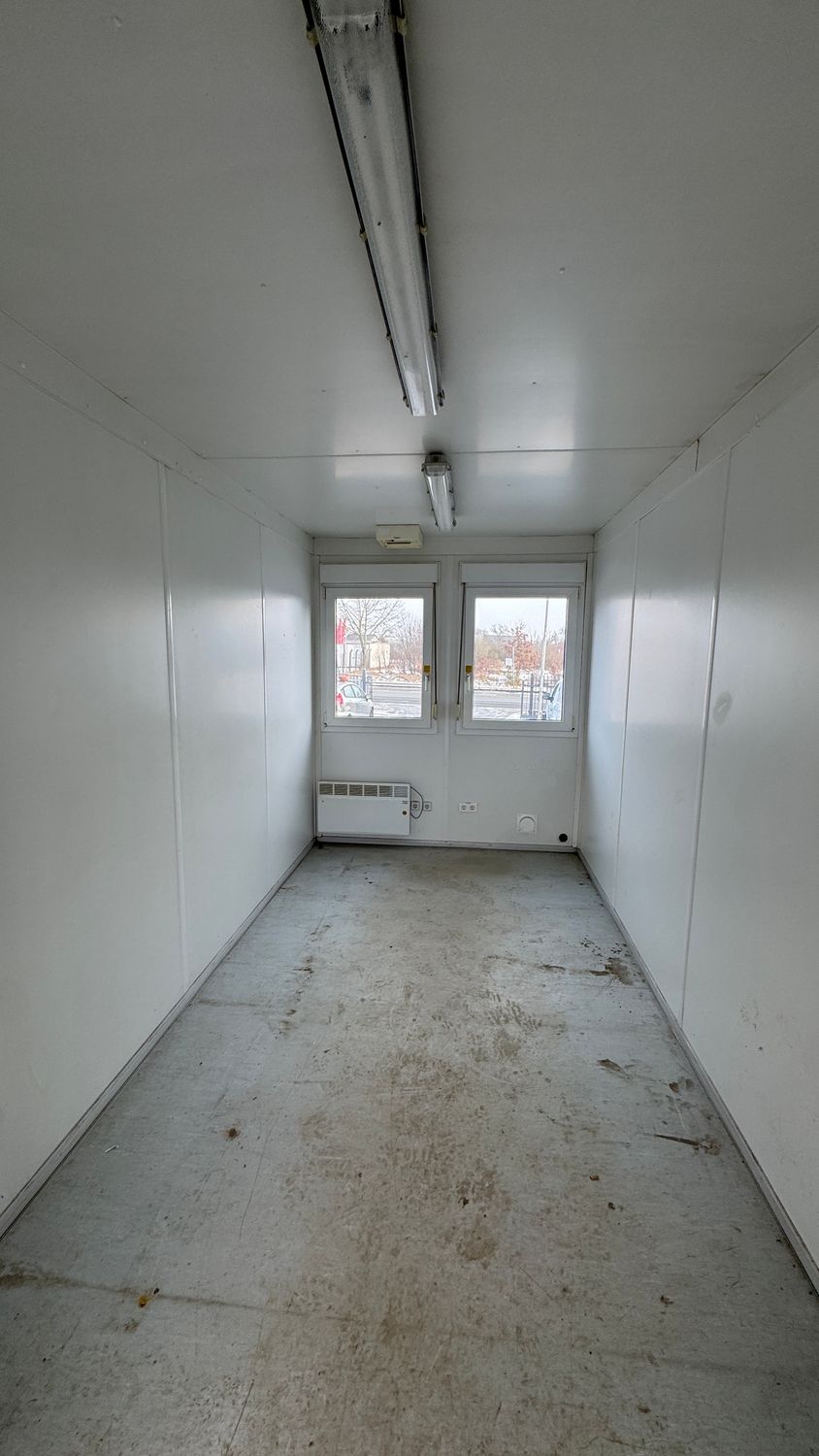 Bureau Container d’Occasion 20 Pieds – 6,06 × 2,44 m avec Isolation, Chauffage et Installation Électrique