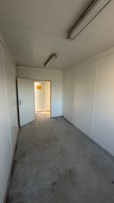 Bureau Container d’Occasion 20 Pieds – 6,06 × 2,44 m avec Isolation, Chauffage et Installation Électrique