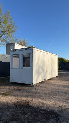 Bureau Container d’Occasion 20 Pieds – 6,06 × 2,44 m avec Isolation, Chauffage et Installation Électrique