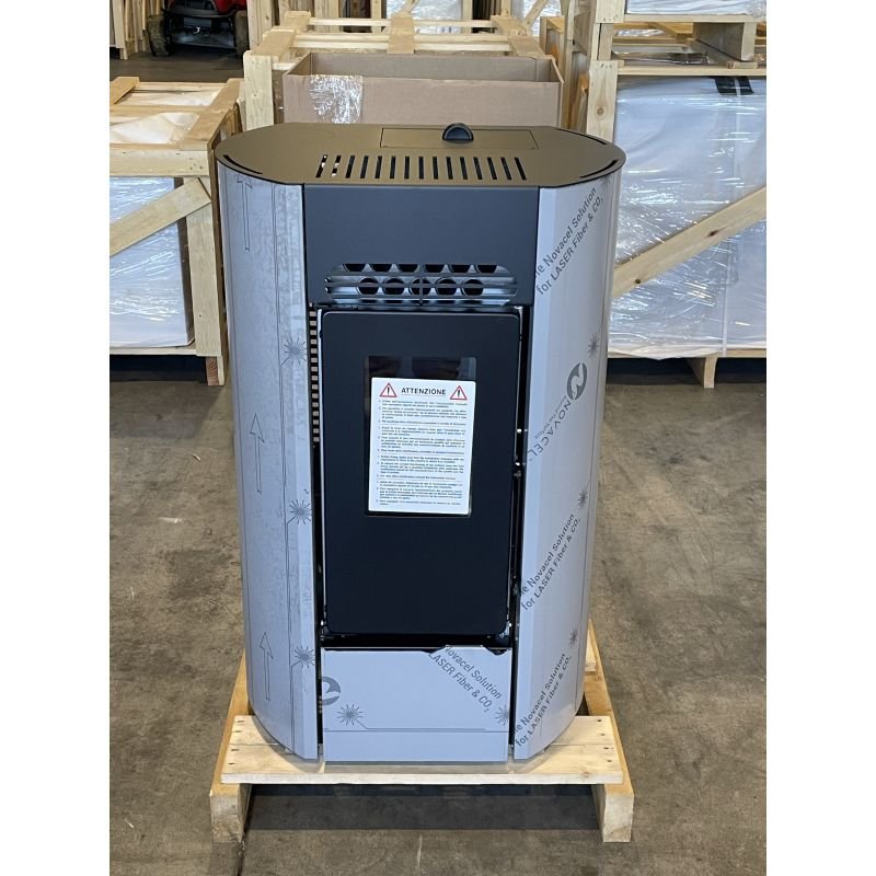 Poêle à granulés étanche FIREMATIC O9 7,9 kW avec ventilation frontale et réservoir 15 kg – image 5