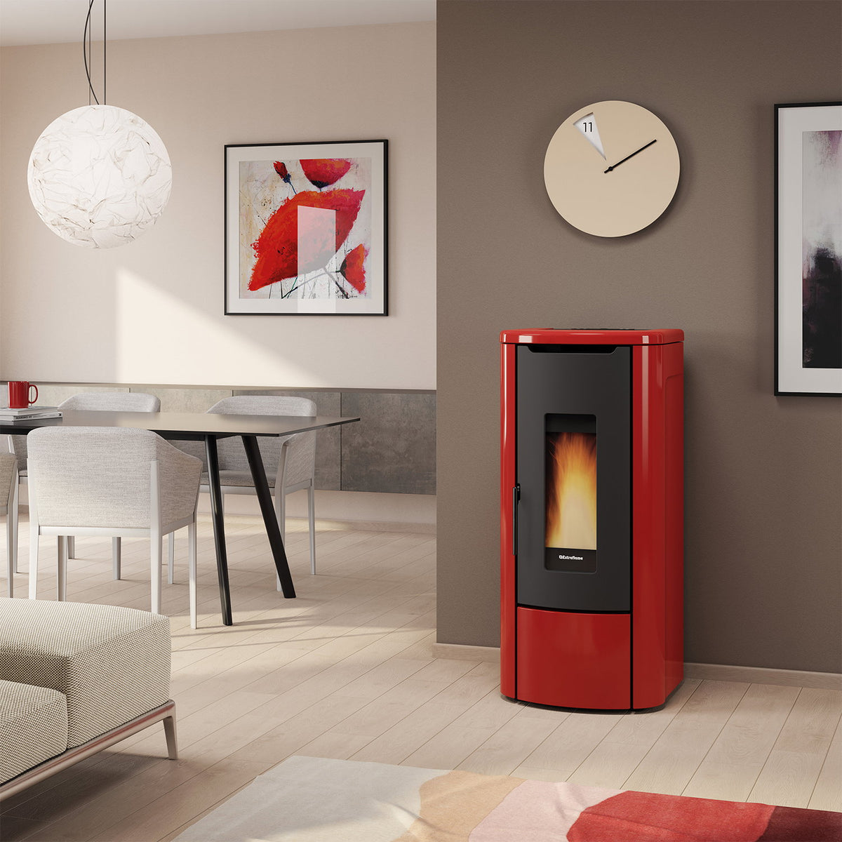 Poêle Extraflame Rosanna Idro bordeaux dans une pièce de vie