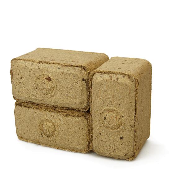 Briquettes de bois BISON en chêne – Format compact, paquet de 10 kg