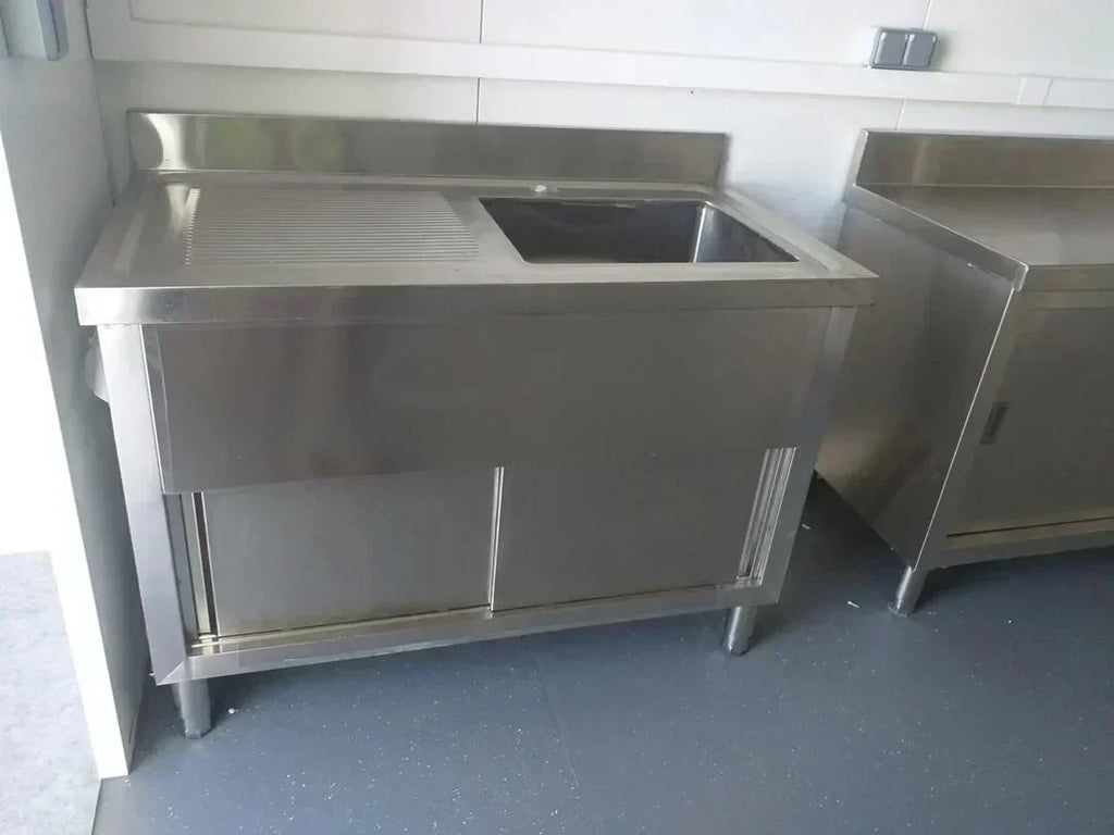 Container bar 20 pieds (6 m) Snack-BOX Privilege – Isolé, équipé et avec porte de service