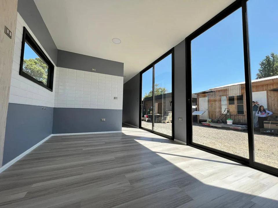 Maison modulaire MONTES de 36 m² – 2 chambres, salle de bain et cuisine ouverte