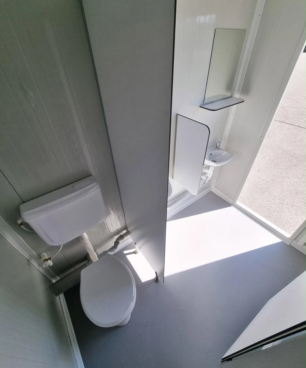 Conteneur sanitaire 3 m – Double cabine avec chauffage