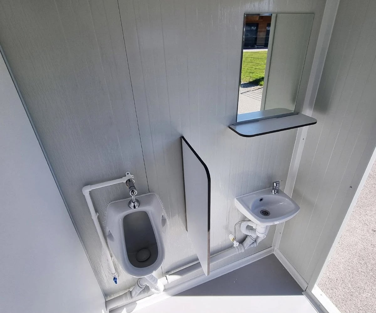 Conteneur sanitaire 3 m – Double cabine avec chauffage