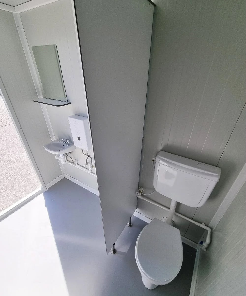 Conteneur sanitaire 3 m – Double cabine avec chauffage