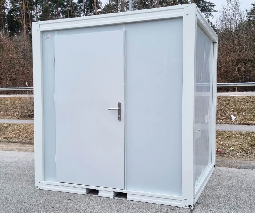 Conteneur sanitaire PMR avec rampe et eau chaude