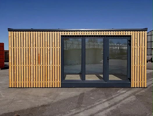 Conteneur bureau isolé 18 m² – 6 × 3 m avec vitrage