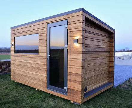 Sauna extérieur Korax avec terrasse vitrée