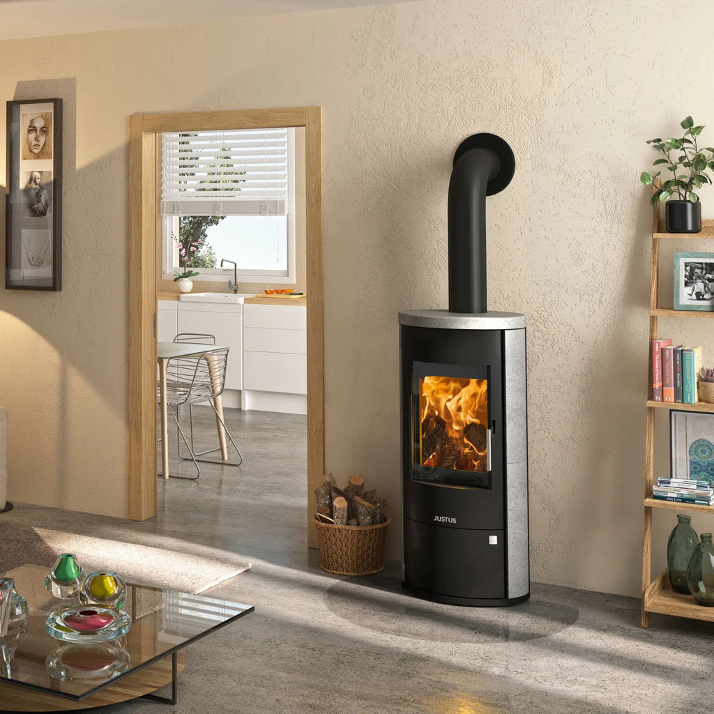 Justus Austin 7 – Poêle à bois acier noir et pierre calcaire crème 7 kW