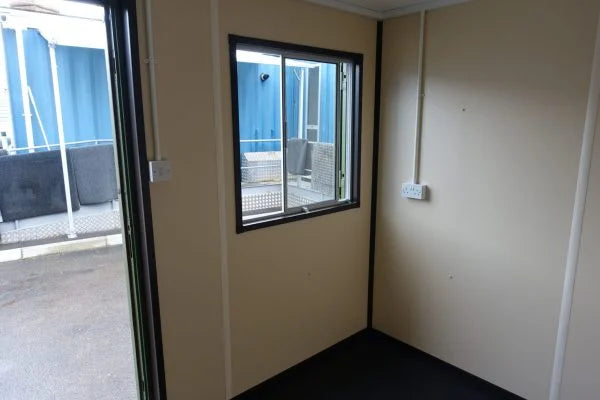 Bureau container 10 pieds – Fenêtre antivandalisme, isolation et chauffage – Réf. 8785