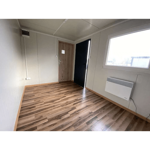 Bureau container neuf 5 × 2,20 m avec WC et sanitaires – Isolation et chauffage